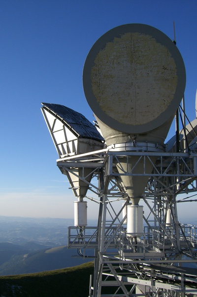 Installations Monte Nerone Antenne Horn Marche