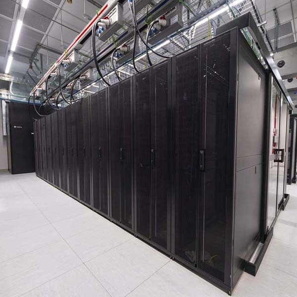 immagine che rappresenta un data center rai way